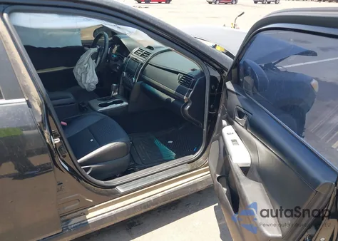 2014 Toyota Camry Se z USA, uszkodzony, nr VIN 4T1BF1FK1EU761475